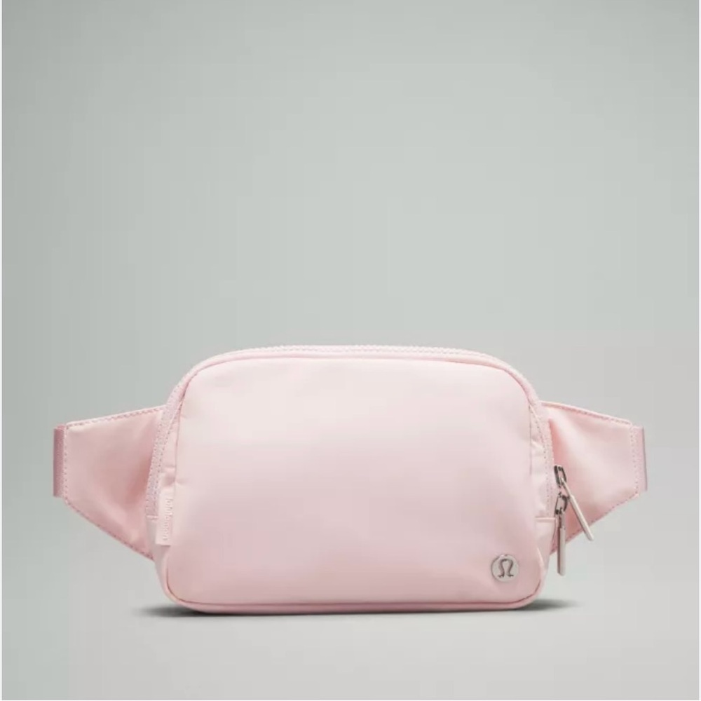 Lululemon belt bag and dual wristlet pouch